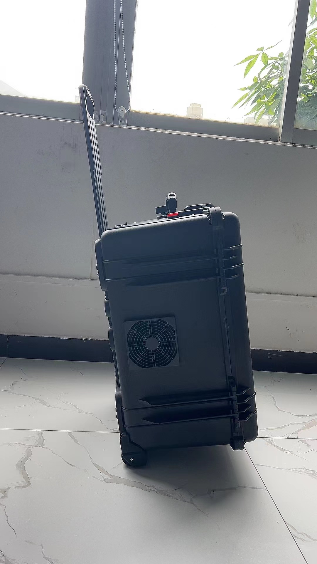 兴业手拉箱型移动通信干扰器